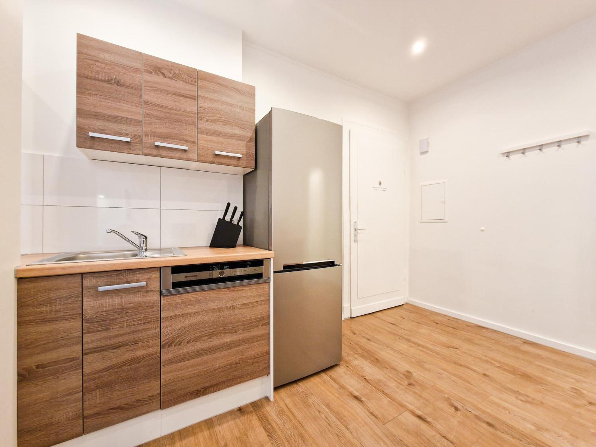 Raj Living - 1 Or 3 Room Apartments - 20 Min Messe Dus And Old Town Dus Dusseldorf Exterior photo